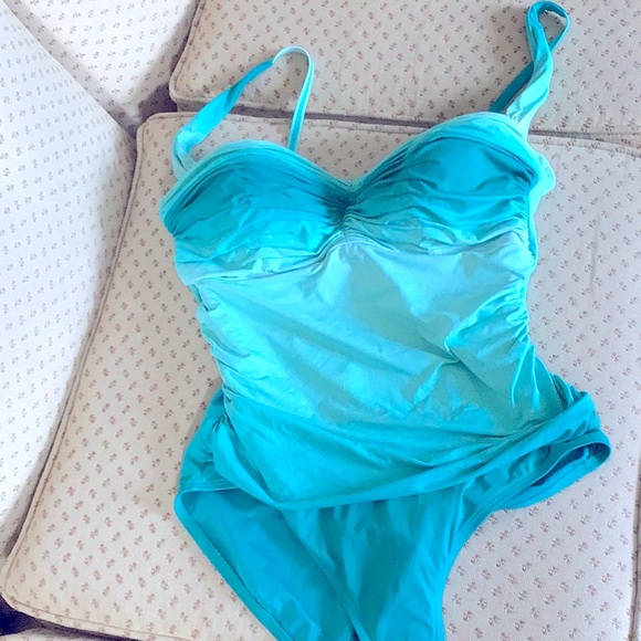 One piece swimwear Size 14 - Picture 6 of 7